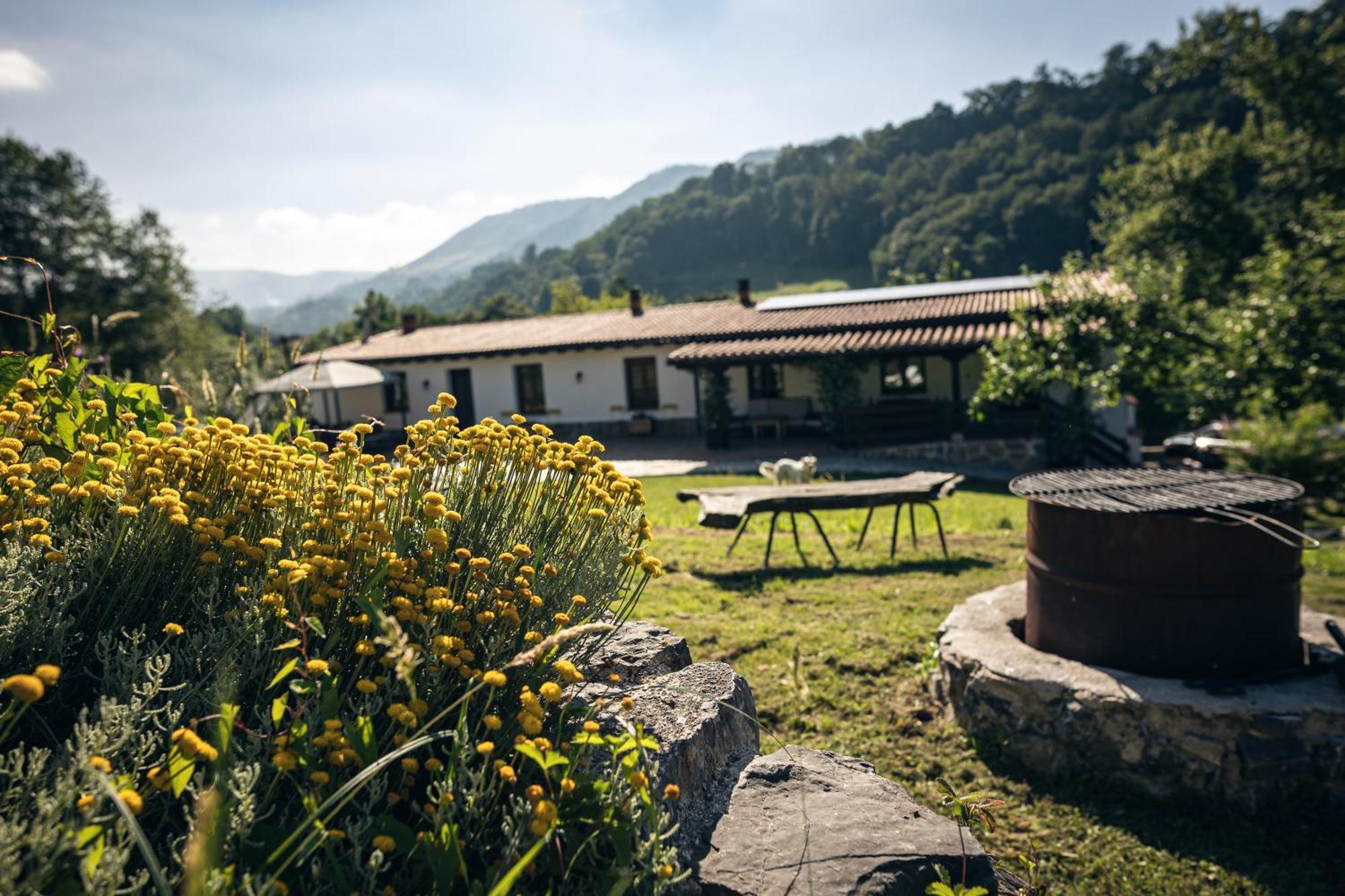 Finca La Naguada Casa Rural En Asturias Beloncio Esterno foto